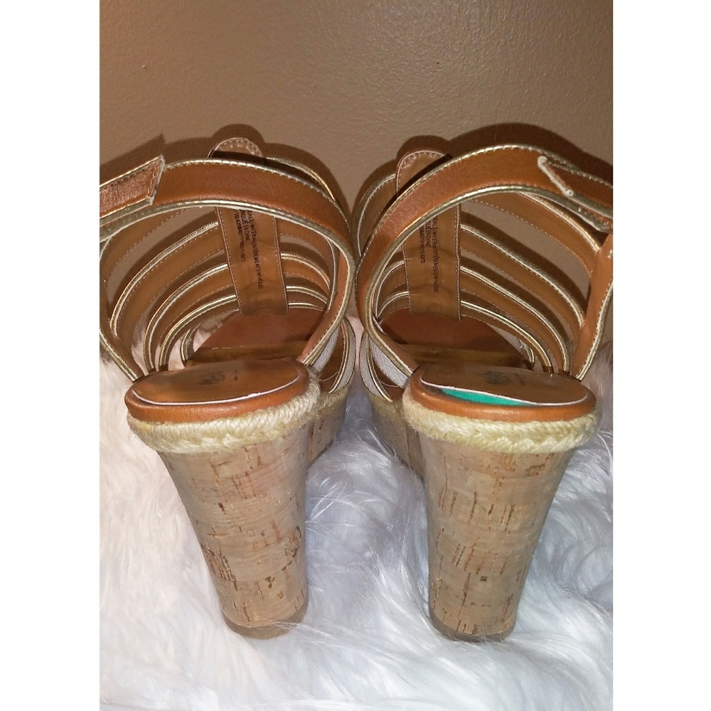 😍 3/$20! Mossimo | Brown & white Wedge heels - Picture 8 of 8